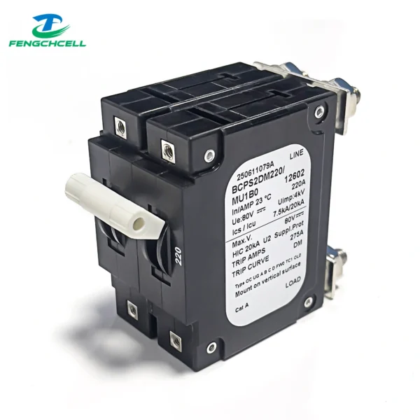 Schwarzer 220A DC-Leistungsschalter MCCB mit weißem Kippschalter, silbernen Schraubklemmen und klarer Beschriftung für DIY Batterieboxen.